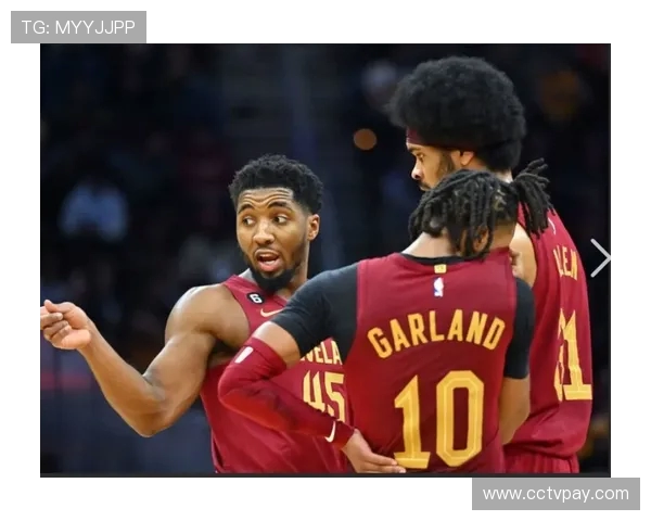 小米切尔谈与阿德巴约韦尔搭档的防守策略更具信心